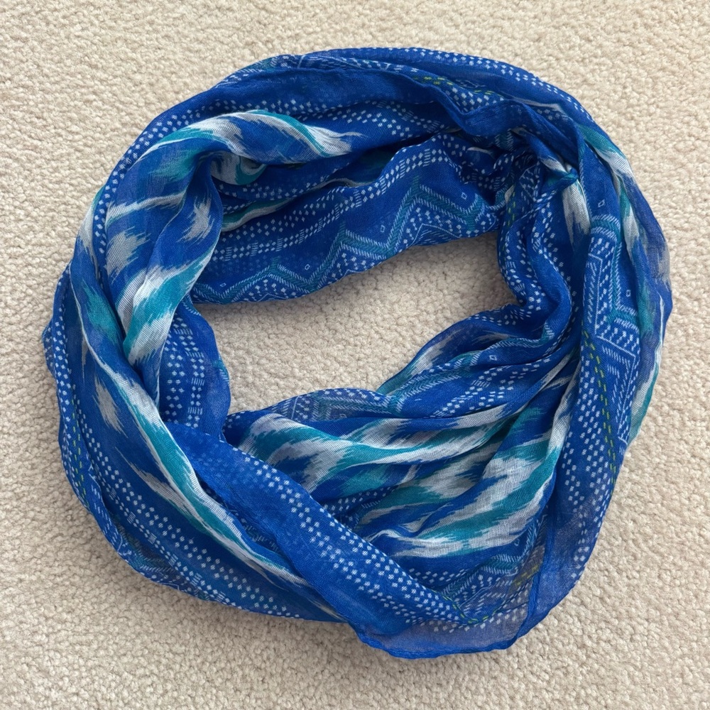 Infinity fashion scarf
